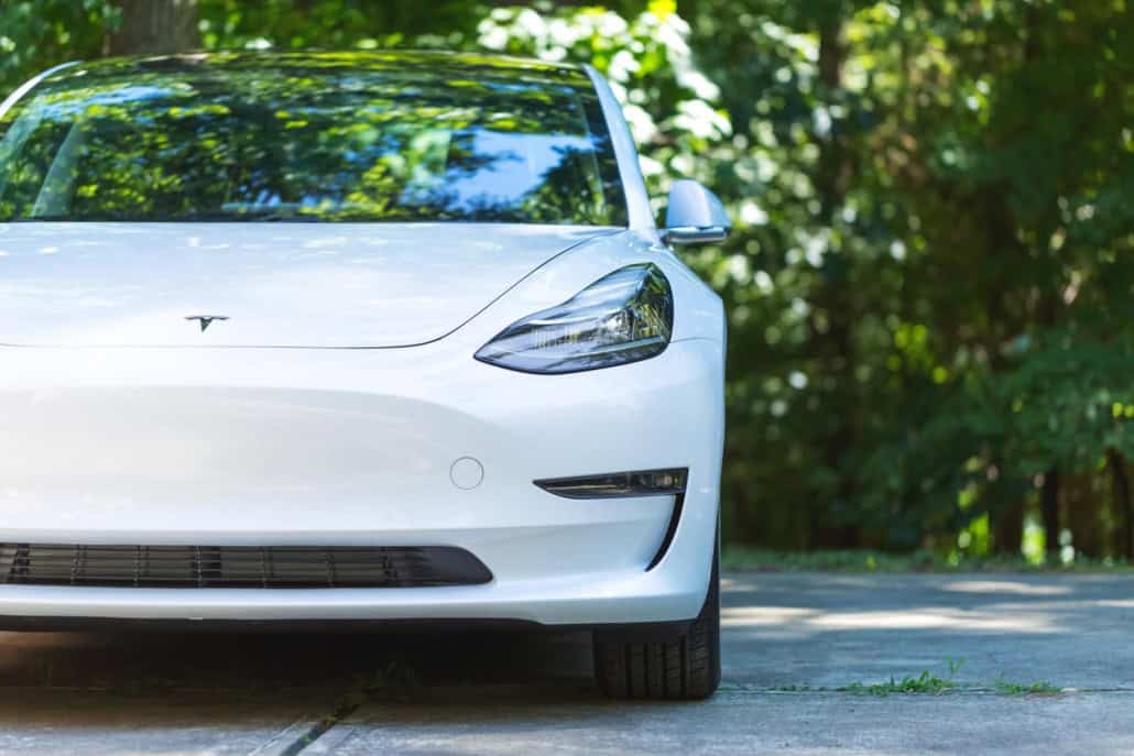 Hvid Tesla 3
