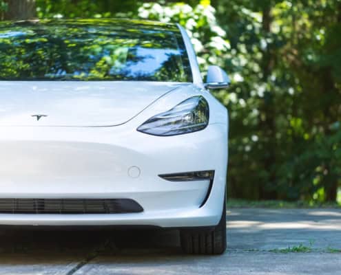 Hvid Tesla 3