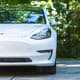 Hvid Tesla 3
